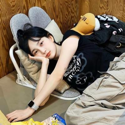 港口的日本姑娘